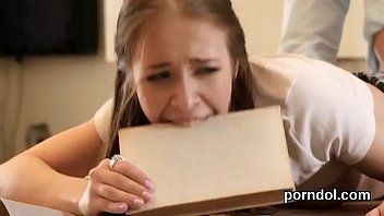 Afspelen Cute wordt verleid en geploegd door oudere mentor