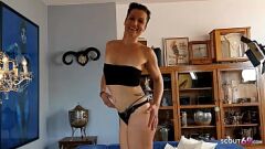 Odtwórz Niemiecki MILF oszukuje męża z dużym sąsiadem kutasa