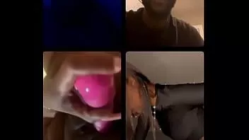 Putar Thots mengisap sialan dan bermain dengan mereka memek secara langsung