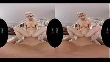 play تحتاج Vrhush sidra sage إلى المساعدة في موقعها على الويب