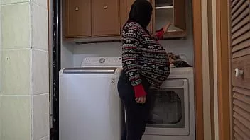 Reproduzir Milf grávida em hijab adora sexo anal
