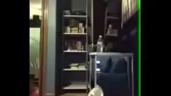 Afspelen Hete meid laat haar mooie tieten zien op ameporn