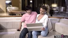 تشغيل لا تستطيع Step Mom Pristine Edge مقاومة قضيب ربيب الكبير