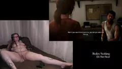 Jouer Gameplay nu du dernier de nous avec brunette et tatouages