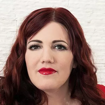 قناة Roxee Robinson