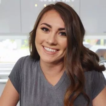 Star du porno Mackenzie Mace