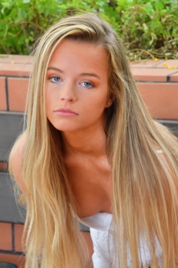 Pornstar Serena