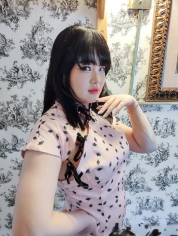 Bintang porno Jooni Kim