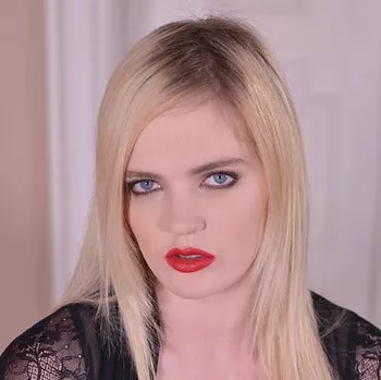 Pornostar Carly Rae Summers
